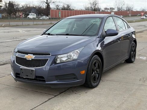 Used 2014 Chevrolet Cruze LT FWD image 1