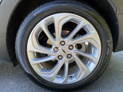 Used 2023 Chevrolet Bolt EUV LT w/ Comfort Package FWD image 39