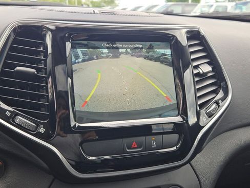 Certified 2022 Jeep Cherokee Limited AWD/4WD image 30