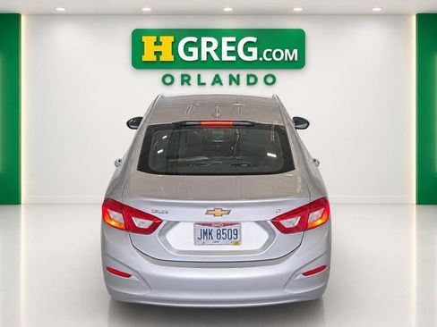 Used 2017 Chevrolet Cruze LT FWD image 7