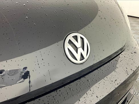 Used 2016 Volkswagen Beetle 1.8T Classic FWD image 26
