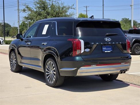 Used 2025 Hyundai Palisade Calligraphy image 3