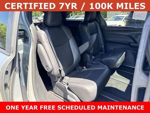 Used 2025 Toyota Sienna XSE FWD image 11