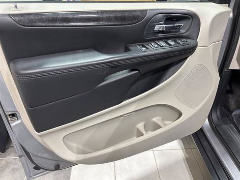 Used 2013 Dodge Grand Caravan SXT FWD image 8