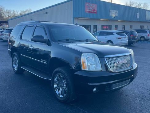Used 2011 GMC Yukon Denali image 1