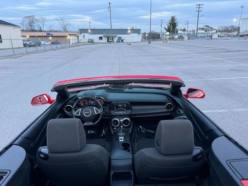 Used 2020 Chevrolet Camaro LT RWD image 28
