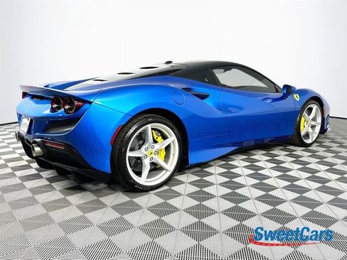 Used 2022 Ferrari F8 Tributo image 7