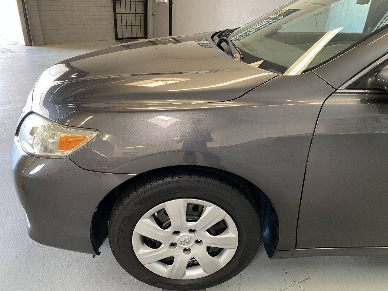 Used 2011 Toyota Camry LE FWD image 13