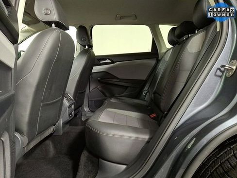 Used 2022 Volkswagen Taos SE image 13