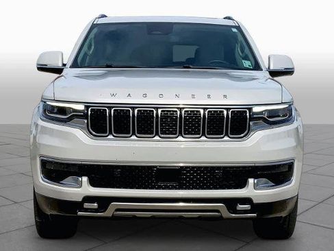 Used 2022 Jeep Wagoneer Series III w/ Premium Group I AWD/4WD image 4