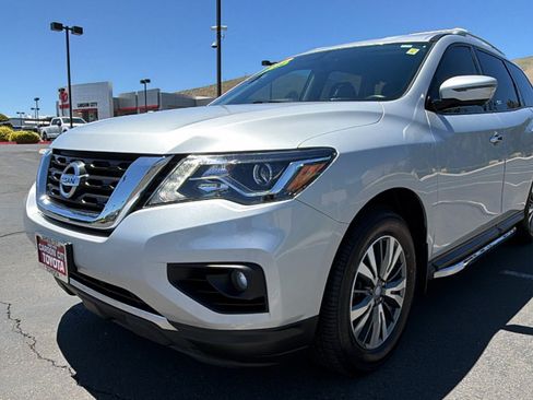 Used 2020 Nissan Pathfinder SL w/ Cargo Package AWD/4WD image 7