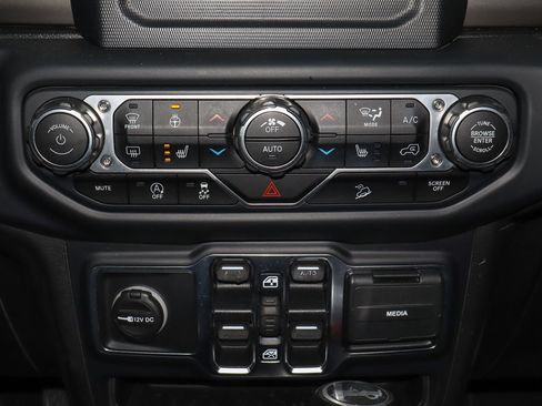 Used 2018 Jeep Wrangler Unlimited Sport S image 11