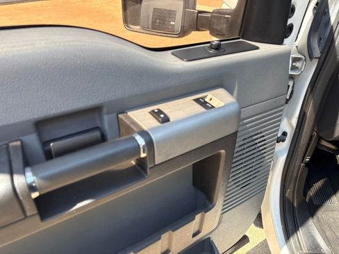 Used 2015 Ford F250 XLT RWD image 11