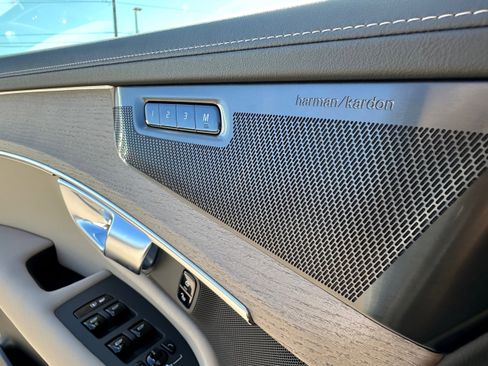 New 2026 Volvo XC90 B6 Plus w/ Protection Package Premier image 19