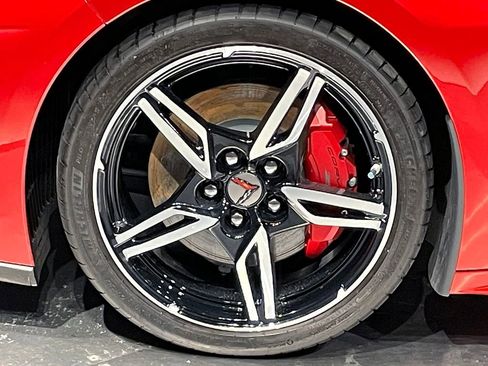 Used 2021 Chevrolet Corvette Stingray w/ Z51 Performance Package image 15