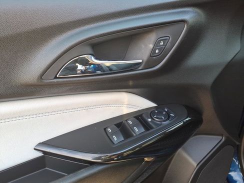 Used 2024 Chevrolet Trax LT w/ Driver Confidence Package image 9