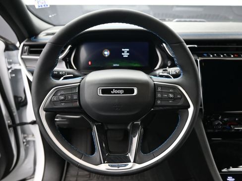 Used 2023 Jeep Grand Cherokee Trailhawk w/ Luxury Tech Group III image 16