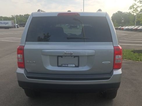Used 2015 Jeep Patriot Latitude AWD/4WD image 9