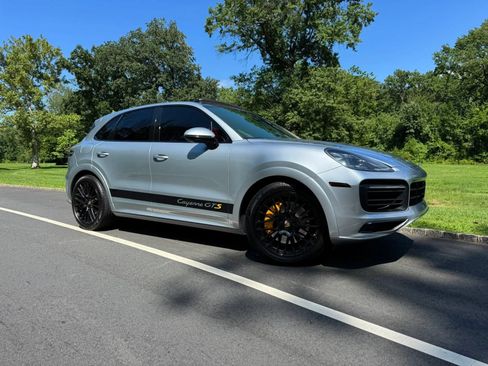Used 2021 Porsche Cayenne GTS w/ Premium Package Plus AWD/4WD image 4