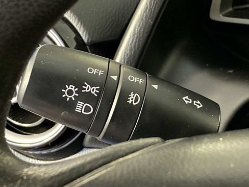Used 2019 Toyota Yaris LE FWD image 18