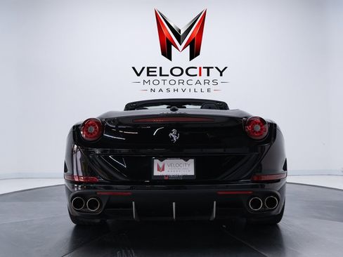 Used 2017 Ferrari California T RWD image 19