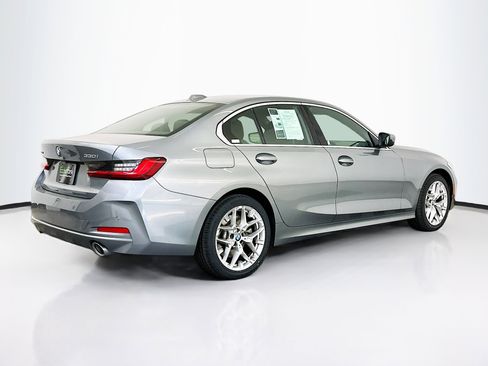 Used 2025 BMW 330i xDrive Sedan image 9