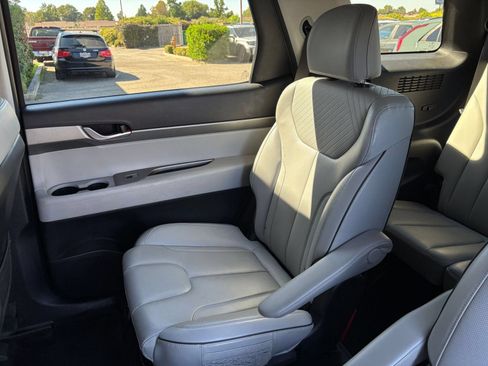 Used 2024 Hyundai Palisade SEL FWD image 42