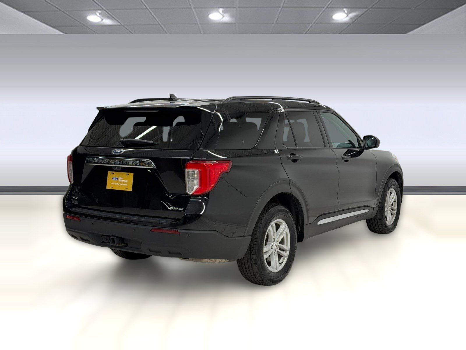 Certified 2023 Ford Explorer XLT w/ Class IV Trailer Tow Package AWD/4WD image 7