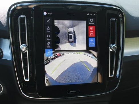 New 2026 Volvo XC40 B5 Ultra w/ Climate Package image 24