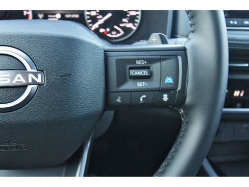 Certified 2025 Nissan Rogue SV image 19