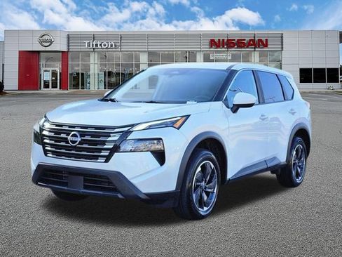 Used 2025 Nissan Rogue SV FWD image 8