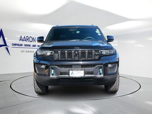 Used 2022 Jeep Grand Cherokee Trailhawk w/ Advanced Protech Group II AWD/4WD image 4