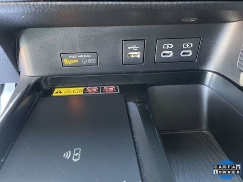 Used 2025 Toyota Camry SE image 18