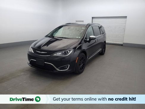 Used 2018 Chrysler Pacifica Limited FWD image 1