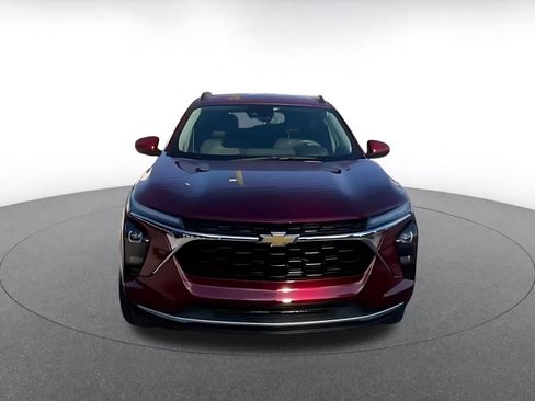 Used 2025 Chevrolet Trax LT image 4