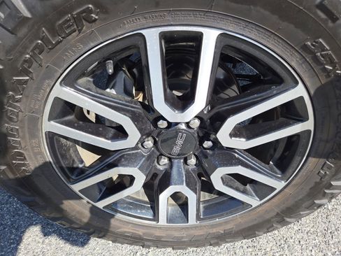 Used 2019 GMC Sierra 1500 AT4 w/ AT4 Premium Package AWD/4WD image 16