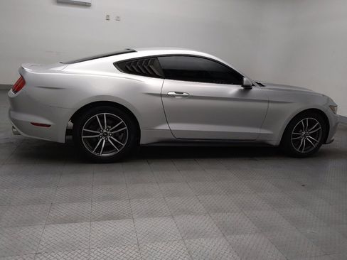Used 2017 Ford Mustang Coupe image 10