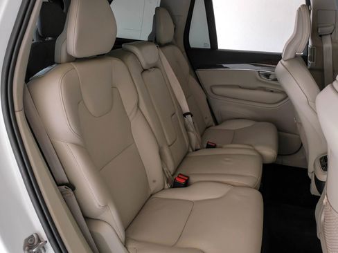 Used 2019 Volvo XC90 T5 Momentum image 38