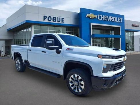 Used 2024 Chevrolet Silverado 2500 Custom w/ Custom Value Package image 1
