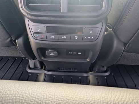 Certified 2025 Honda Ridgeline Black Edition image 32