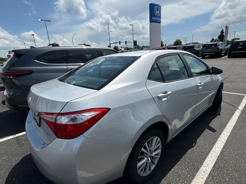 Used 2015 Toyota Corolla LE FWD image 2
