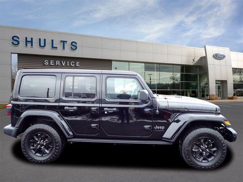 Used 2019 Jeep Wrangler Unlimited Sahara w/ Quick Order Package 24M Moab image 4