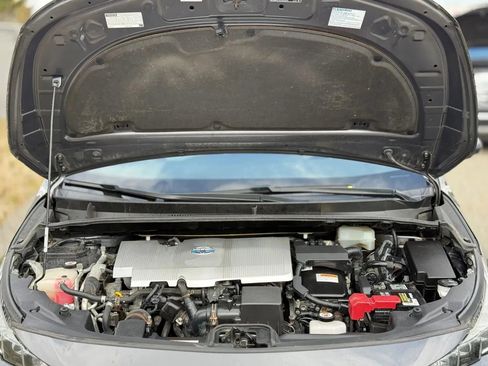 Used 2017 Toyota Prius Prime Plus w/ Carpet Mat Package FWD image 30