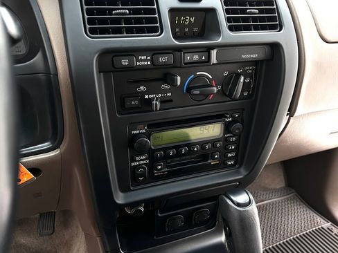 Used 2000 Toyota 4Runner SR5 image 18