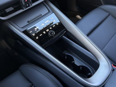 Used 2025 Porsche Macan Turbo Electric image 22