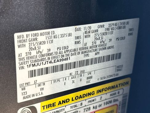 Used 2020 Ford Expedition XLT w/ Equipment Group 202A AWD/4WD image 32