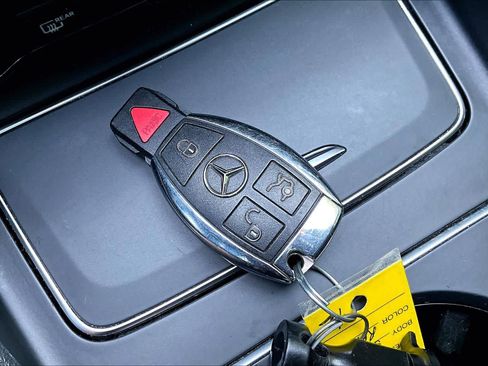 Used 2019 Mercedes-Benz GLA 250 4MATIC image 15
