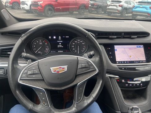 Used 2024 Cadillac XT5 Sportv w/ Technology Package image 12