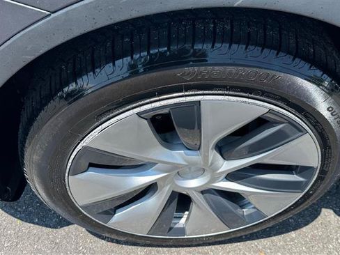 Used 2021 Tesla Model Y Long Range AWD/4WD image 27