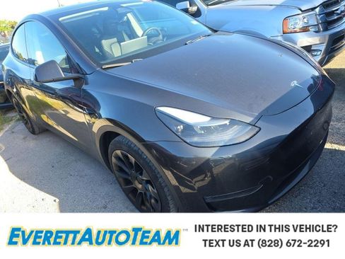 Used 2024 Tesla Model Y Long Range AWD/4WD image 1